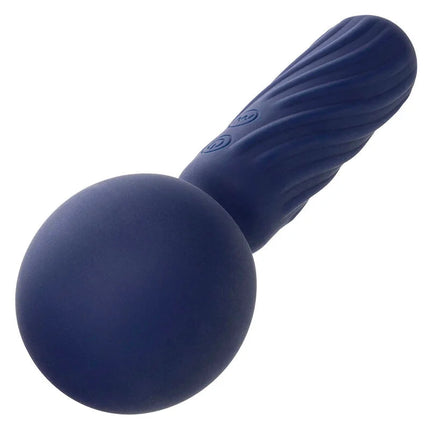 Navyblauer silikon-vibrationsstab mit geriffelter struktur und abgerundetem kopf von calexotics charisma seduction massager