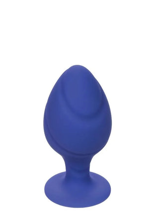 Blauer Silikonbuttplug in Tropfenform mit rundem Boden von CalExotics Cheeky Buttplug Lila