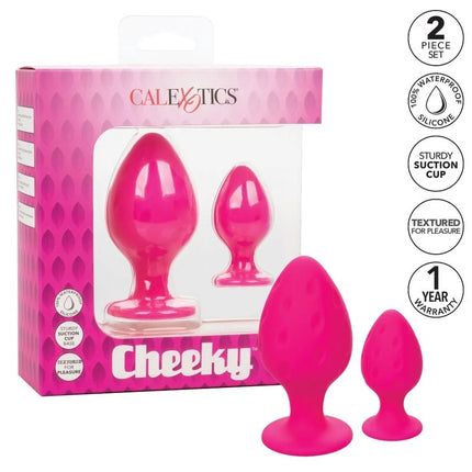 Helle rosa strukturierte silikon analplugs im zweiteiligen set von calexotics namens cheeky buttplug rosa
