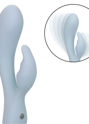 Leichblauer silikon vibrator in hasenform mit glattem, gebogenem design und kleinem metallknopf am griff von calexotics contour kali blau