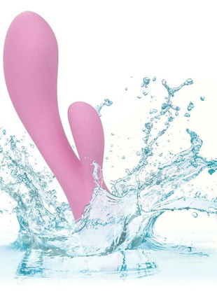 Pink silikon vibrator in kaninchenform mit glatter glänzender oberfläche von calexotics contour zoie rosa