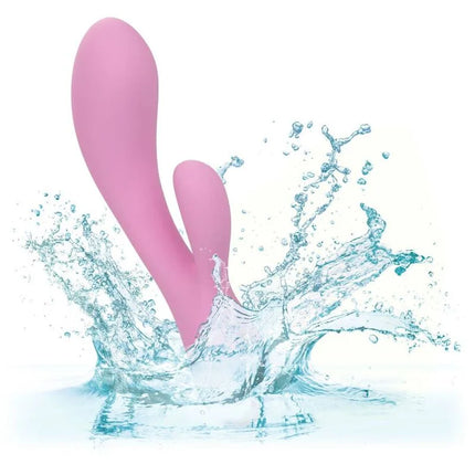 Pink silikon vibrator in kaninchenform mit glatter glänzender oberfläche von calexotics contour zoie rosa