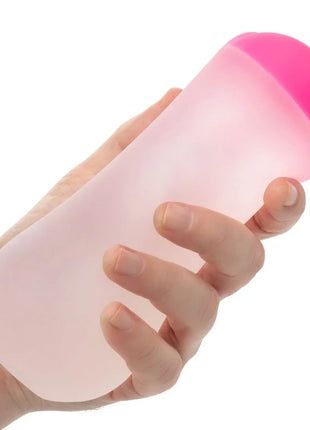 Pink silikon babyflasche mit leuchtend pinkem verschluss im produkt calexotics der greifer deep ass grip