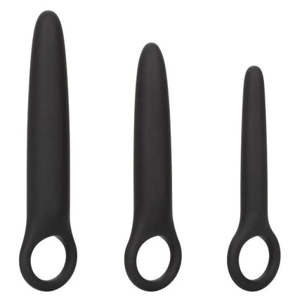 Calexotics dilator-trio mit drei schwarzen silikon-spitzen in glattem, konischem design und loch am fuß