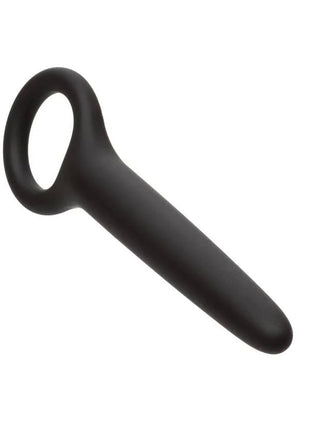 Schwarzer silikon analplug mit glattem, konischem design und integriertem ring oben von calexotics dilator-trio