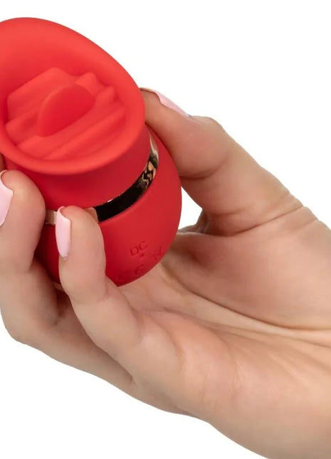 Roter silikon vibrator in rosenform mit gold und schwarzen akzentband von calexotics franzosischer kiss sweet talker