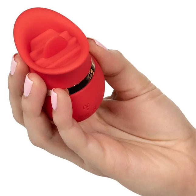 Roter silikon vibrator in rosenform mit gold und schwarzen akzentband von calexotics franzosischer kiss sweet talker