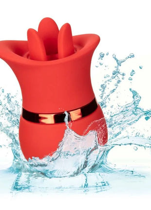 Roter silikon vibrator in rosenform mit goldfarbenem metallband aus dem calexotics french kiss suck play set