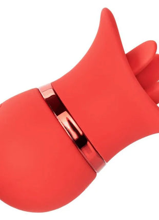Rotes silikonspielzeug mit einem metallischen rosegold akzentband von calexotics french kiss suck and play set