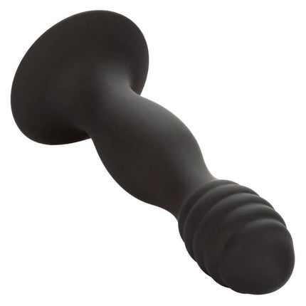 Schwarzer silikon anal-stud mit gerippten oberflächen und breiter basis von calexotics sichtbar von hinten