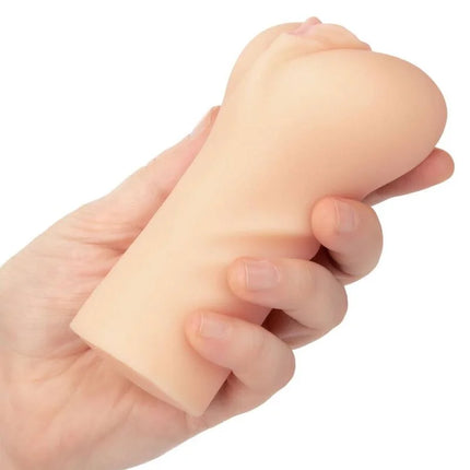 Beige silikonspielzeug mit realistischen konturen und glatter leicht glänzender oberfläche von calexotics günstig genießen