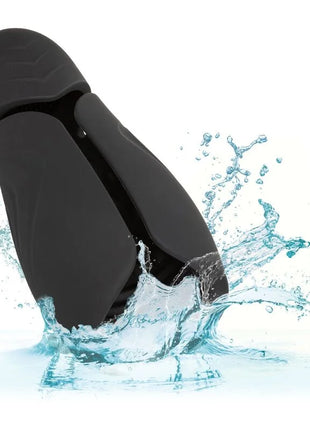 Schwarzer silikon wasserdichter vibrator mit ergonomischem design und feiner strukturierter griff von calexotics