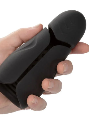 Schwarzes silikonmasturbator-gerät mit abgerundetem kopf und konturiertem körper von calexotics elite pro stroker