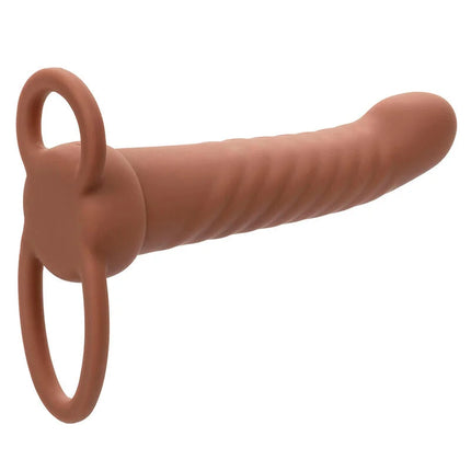 Tan silikon analplug mit geriffeltem schacht und zwei integrierten ringen von calexotics maxx ribbed dual penetrator 10 vibrationen braun