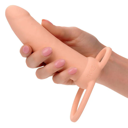 CALEXOTICS - MAXX THICK DUAL PENETRATOR 10 VIBRATIONEN FLEISCH - Penishülle mit Verlängerung