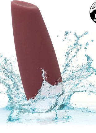 CaleXotics mod tilt stimulator rot ein mattes burgundy silikonspielzeug mit glattem, konischem design und wasserdicht ipx7