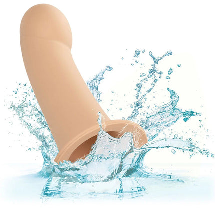 CALEXOTICS - PERFORMANCE MAXX EXTENSION MIT GURT LIGHT SKIN - Penishülle mit Verlängerung