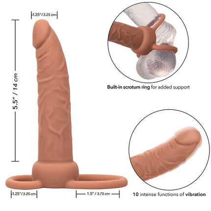 Tan silikon dildo mit integriertem skrotumring und 10 vibrationsfunktionen von calexotics in braun