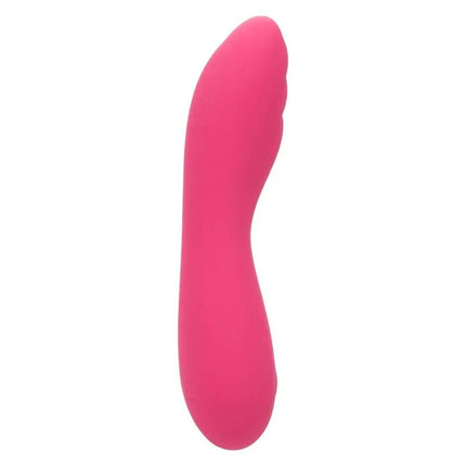 Ein schlankes, lebhaftes pinkfarbenes silikonspielzeug mit glattem, gebogenem design von calexotics pixies ripple rosa
