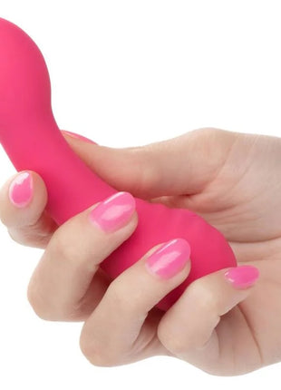 Calexotics pixies teaser rosa ein lebhaftes pinkfarbenes silikonspielzeug mit glatter textur und gebogener spitze