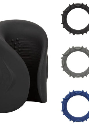 Schwarzer silikon cockring mit strukturierter stachelkante und konturierter innenseite von calexotics pro stroker optimale power