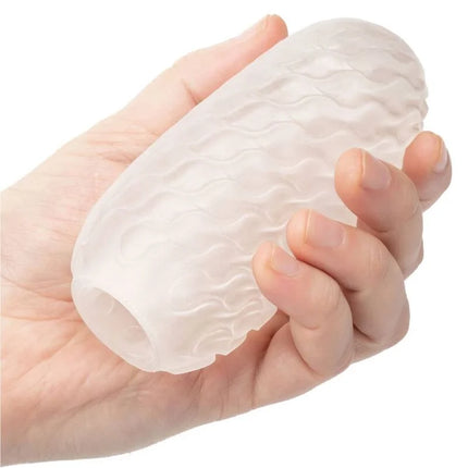 Translucenter weißer silikon cockring mit welliger struktur von calexotics reversible ribbed stroker