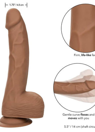 Tanfarbener realistischer silikon-dildo mit strukturierter oberfläche und gebogenem design von calexotics