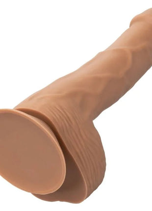 Tanfarbener realistischer silikon dildo mit texturiertem schaft und abgerundetem boden von calexotics silkon-nieten 20.32 cm braun