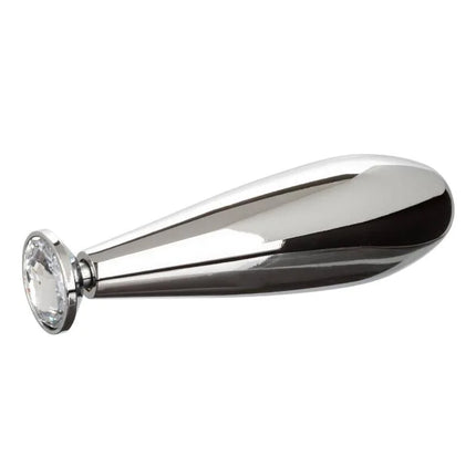 Shiny chrome vorhangstange mit facettiertem kristallknauf am ende von calexotics star fucker glider plug