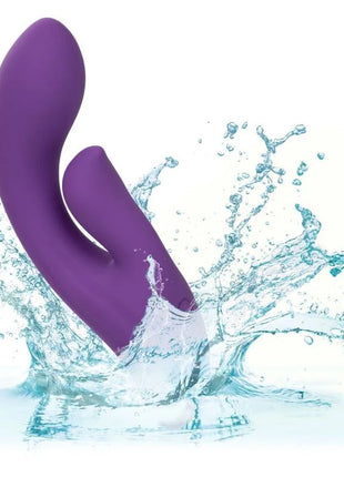 Lila silikonspielzeug calexotics stella dual pleaser mit ergonomischem bogen und glatter oberfläche