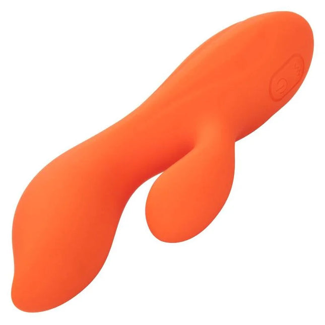 Vibrant orange silikonspielzeug stella dual teaser von calexotics mit glatten ergonomischen kurven und logo am griff