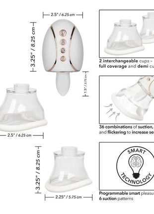 Weisser silikonmassagegerät mit silbernen akzenten und drei tasten mit zwei austauschbaren transparenten cups für saugtherapie von calexotics strkt die smarte vergnügungkönigin