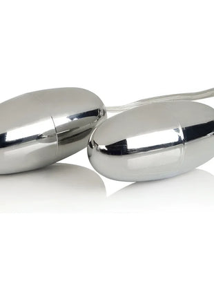 CaleXotics vibrierende kugeln silber duo silberne ovale elektronische vibratoren mit metallischem finish und verbindungskabel