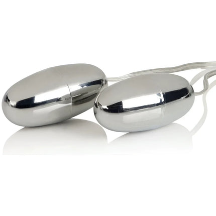 CaleXotics vibrierende kugeln silber duo silberne ovale elektronische vibratoren mit metallischem finish und verbindungskabel