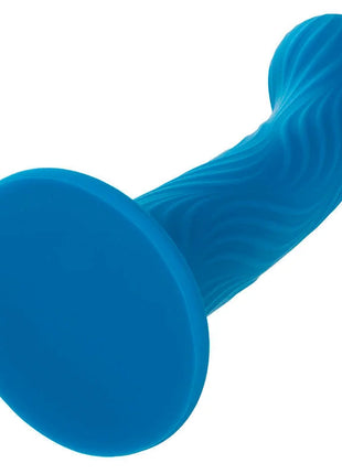 Calexotics wave rider ripple analstecker blau aus blauem silikon mit welliger struktur und glattem rundem fuß