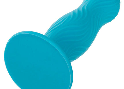 Türkisfarbener silikon-wellenreiter swell analplug von calexotics mit strukturierter wellenoberfläche und abgerundetem fuß