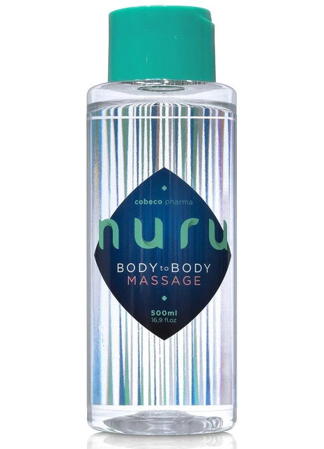 Durchsichtige plastikflasche mit türkisem verschluss und irisierenden streifen mit dunkelblauem nuru body to body massagegel etikett von cobeco pharma 500ml