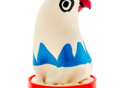 Weißer plastik-vogelstempel mit schwarzen augen rotem schnabel und blauen bergmustern auf rotem basis für condomerie handbemalte neuheitskondome adler