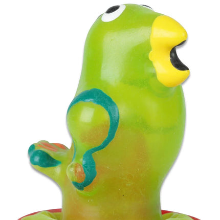 Helle grüne kunststoffpapagei figur mit gelbem schnabel und schwarzen augen handbemalte neuheitskondome amazonan