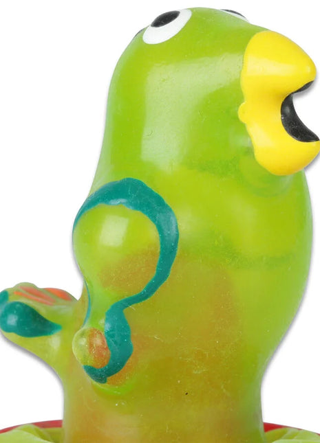 Helle grüne kunststoffpapagei figur mit gelbem schnabel und schwarzen augen handbemalte neuheitskondome amazonan