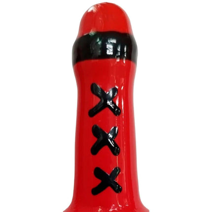 Rotes silikonspielzeug mit schwarzer schnürung und schwarzem ring nahe der oberseite von condomerie handbemalte neuheitskondome amsterdam rot