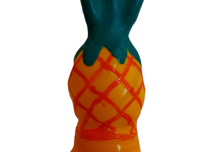 Eine orange ananas-förmige condomerie handbemalte nouveaukondome mit glänzendem finish und roten gitterlinien