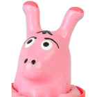 Pinkfarbene kunststofffigur eines cartoon-kaninchens mit schwarzen augen für handbemalte kondome aus kalbsleder