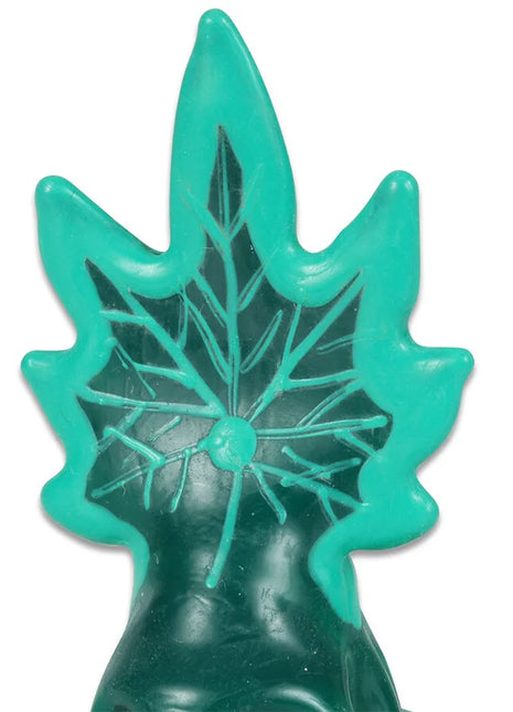 Eine transparente tealfarbene plastikfigur in blattform mit glänzendem finish und geprägten venen für handbemalte neuheitskondome cannabis modell 1 von condomerie