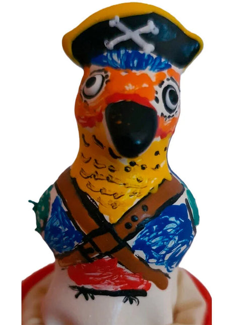 Handbemalte neuheitskondome captain parrot piratenpapagei figurine mit gelbem hut und bunten details