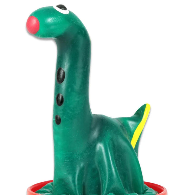 Grüne kunststoff dinosaurierfigur mit roter nase schwarzen augen und drei schwarzen punkten am hals aus condomerie handbemalte neuheitskondome cobra