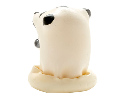Creamfarbener panda figurine aus glattem kunststoff mit schwarzen augenflecken und ohrspitzen von condomerie