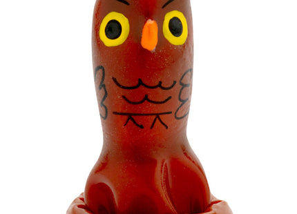 Roter keramik eulenfigur mit schwarzspitzen ohren gelben augen und orangenem schnabel von condomerie