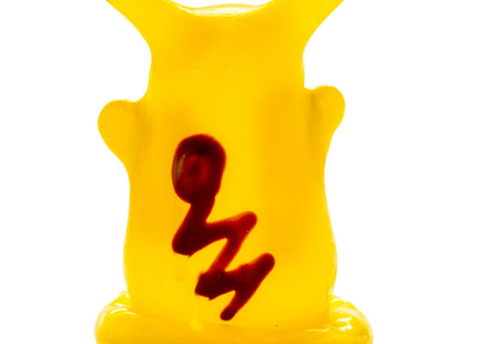 Gelbe pikachu-förmige glasfigur mit rotem blitzdesign von condomerie handbemalte neuheitskondome gelbe maus