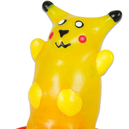 Handbemalte novelty kondome von condomerie mit gelber pikachu figur aus glänzendem kunststoff mit roten wangen